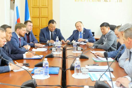 Инициативу по развитию рыбоводного комплекса в Ольхонском районе обсудили в Заксобрании