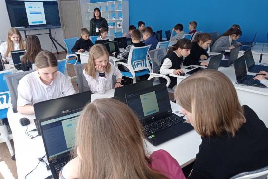 Образовательные организации Приангарья переходят на отечественный мессенджер