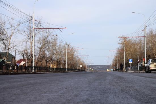 На улице Комсомольская в Братске открыли движение транспорта после ремонта