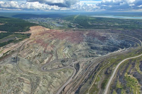 Коршуновский ГОК продолжает наращивать добычу руды