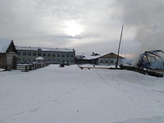Школу и детсад в поселке Нижнеилимского района, где пожар уничтожил котельную, переведут на электрообогрев