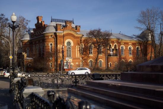 Шаманскую коллекцию Иркутского областного краеведческого музея объединили в каталог