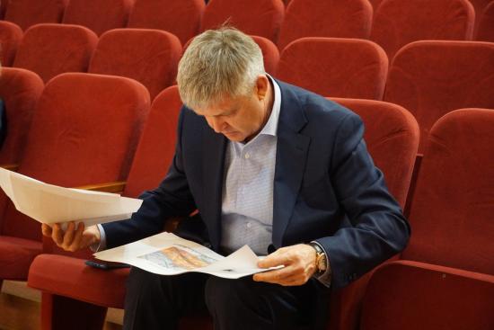 Алексей Красноштанов обсудил с жителями ремонт дороги на улице Баумана в Иркутске
