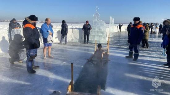 Сотрудники экстренных служб Приангарья будут дежурить в местах проведения обрядов в праздник Крещение Господне