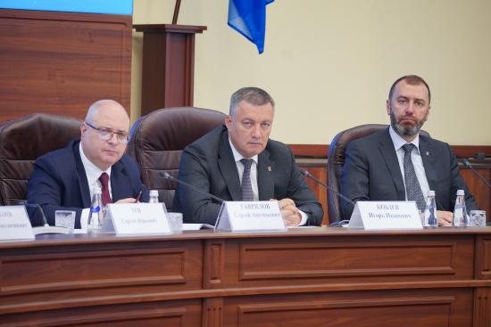 Круглый стол Госдумы по совершенствованию законодательства в границах Байкальской территории прошел в Иркутске