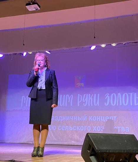 Галина Кудрявцева поздравила аграриев Хомутовского муниципального образования с Днём работника сельского хозяйства