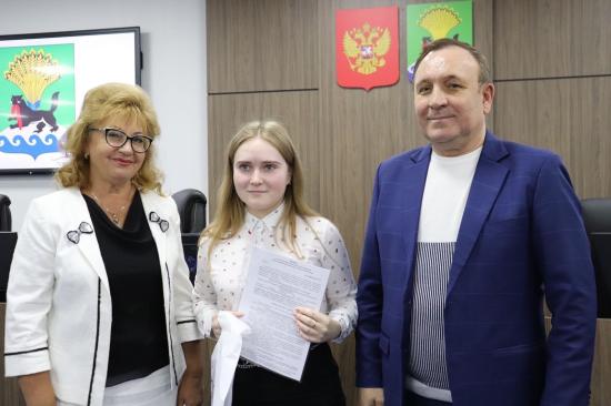 Галина Кудрявцева приняла участие во вручении договоров целевого обучения выпускникам школ Иркутского района
