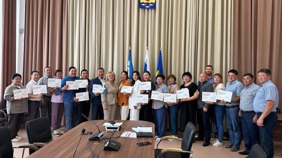 Жители Ольхонского района получили сертификаты на реализацию инициативных проектов