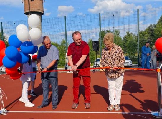 Многофункциональную спортивную площадку открыли в поселке Молодежный Иркутского района