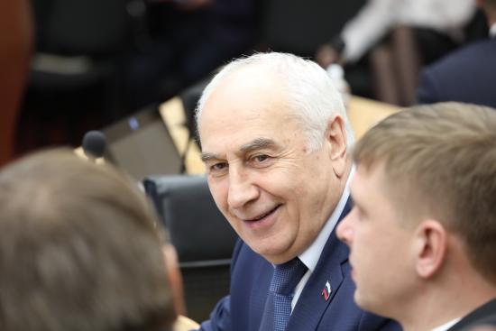 Благотворительный фонд Магомеда Курбайлова продолжает оказывать помощь жителям и организациям Нижнеилимского района