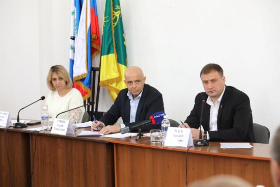 Перспективы развития Куйтунского района обсудили депутаты Заксобрания и представители территории