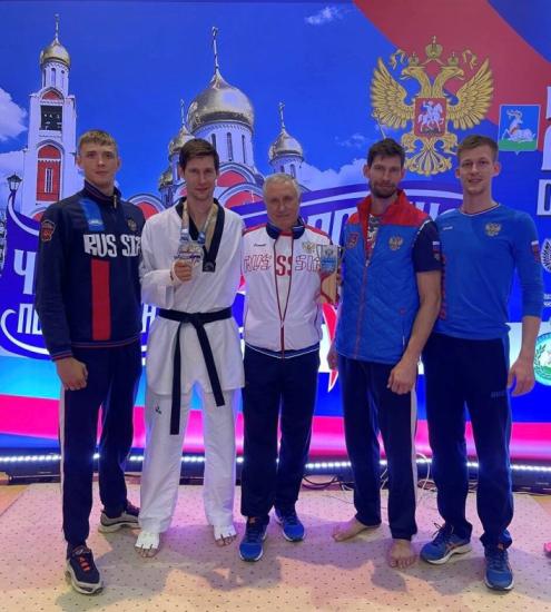 Иркутянин Роман Кузнецов занял второе место на чемпионате России по тхэквондо