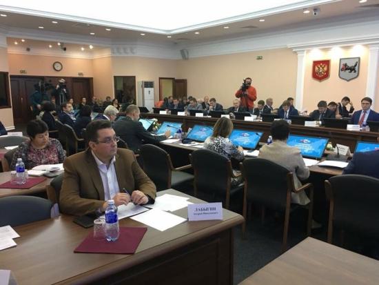 После сложных переговоров удалось внести в проект бюджета на 2018 год 20 млн руб. на проектно-изыскательские работы по строительству детской поликлиники № 10 на бульваре Рябикова В областном бюджете на 2018 год предусмотрят финансирование проектных работ по строительству детской поликлиники в Иркутске