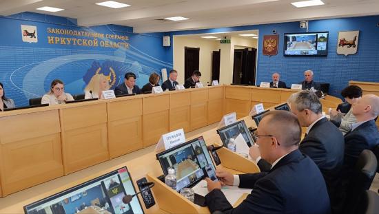 Итоги отопительного сезона и перспективы предстоящего зимнего периода обсудили на площадке Заксобрания Иркутской области