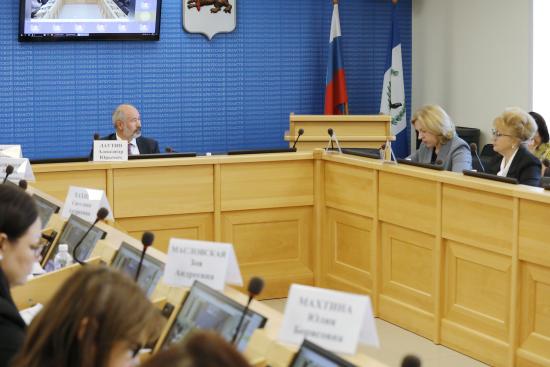 Вопрос финансовой устойчивости ресурсонабжающих организаций Приангарья был поднят на заседании комитета по собственности и экономической политике ЗС