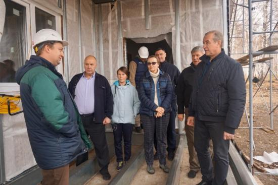 Губернатор проверил ход строительства новых микрорайонов в Тулуне