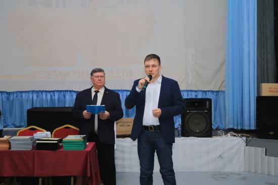Артём Лобков поздравил представителей НКО с профессиональным праздником