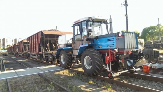 В Осетровском речном порту заработал уникальный локомобиль