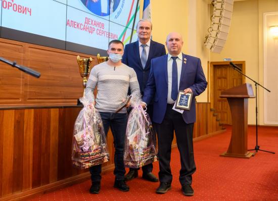 Лучших спортсменов и тренеров по итогам года наградили в Иркутской области
