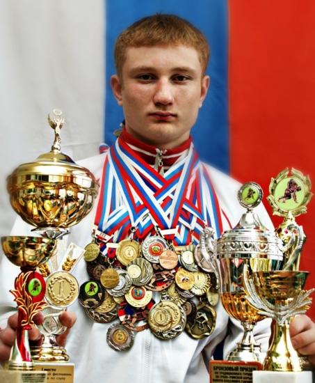 Иркутянин завоевал серебро на чемпионате России по греко-римской борьбе среди слабослышащих
