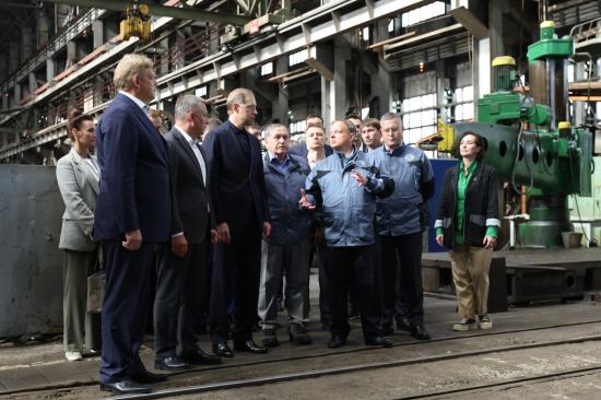 Производственные мощности Иркутского завода тяжелого машиностроения оценил Вице-премьер Российской Федерации Денис Мантуров