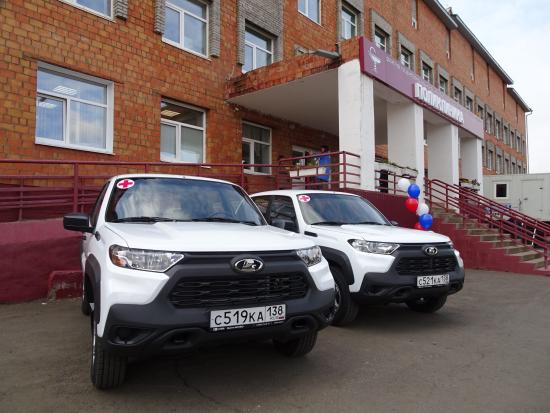 Братским участковым больницам передали два новых автомобиля