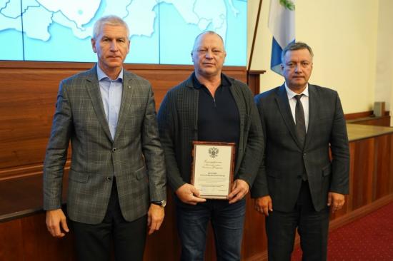 Глава Минспорта РФ Олег Матыцин вручил благодарности и грамоты тренерам Иркутской области