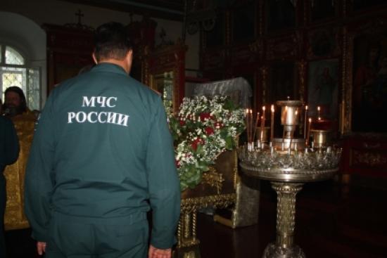 Пожарные будут дежурить в рождественскую ночь в храмах и церквях