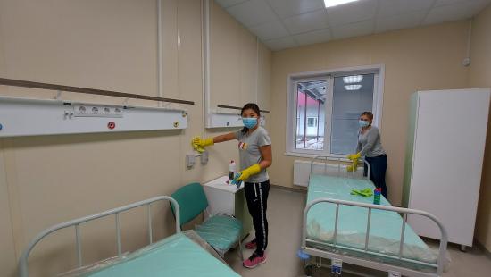 Волонтеры ИркАЗа помогают строить медицинский центр в Шелехове