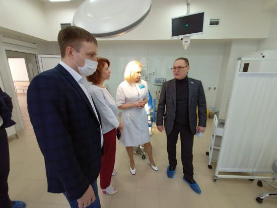 Депутаты ЗС приняли участие в открытии новой детской поликлиники и женской консультации медсанчасти ИАПО