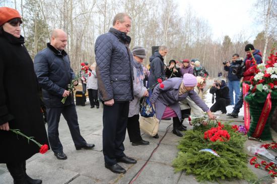 В День памяти жертв политических репрессий в Иркутском районе прошел траурный митинг