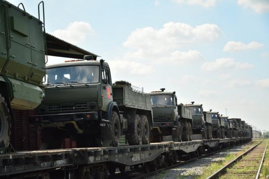 Военные специалисты химзащиты со спецтехникой выдвинулись в Усолье-Сибирское