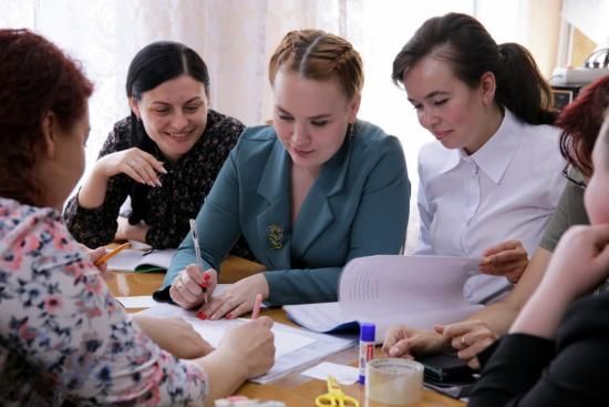 Более ста молодых педагогов Приангарья получат единовременную выплату до конца года