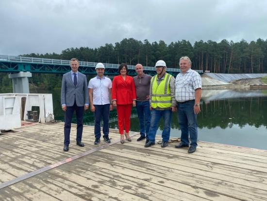 Мост вместо парома через реку Большая Белая в Черемховском районе откроют через две недели
