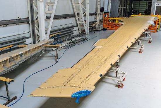 Консоль крыла самолёта МС-21-300 из российских композиционных материалов доставлена на Иркутский авиазавод