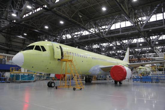 Самолет МС-21 готовят к испытаниям с отечественным двигателем