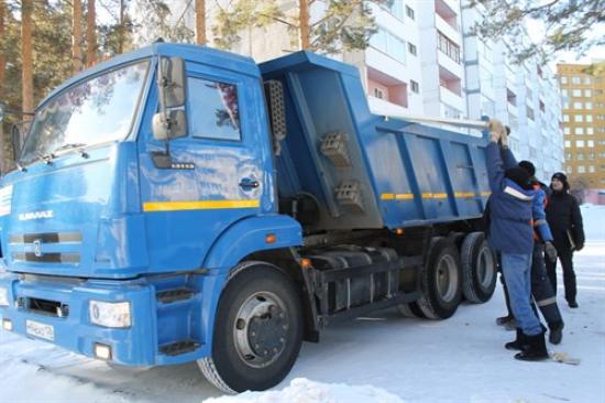 В Саянске на уборку мусора вывели вторую машину
