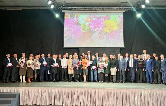 Награды за лучшие достижения в сфере физической культуры и спорта в 2023 году вручили в Иркутске