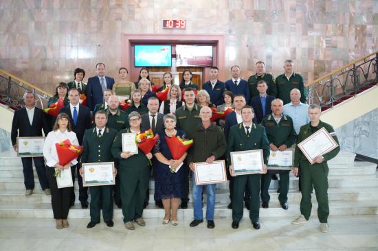 Различными наградами в Иркутской области отметили 30 работников лесного комплекса