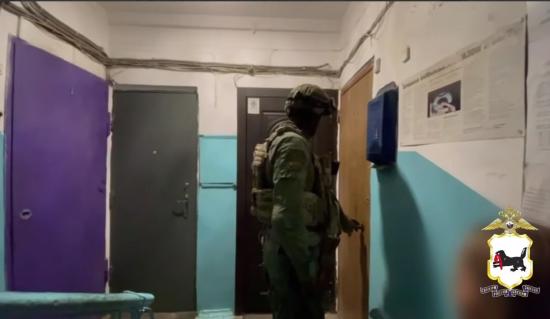Межэтническую группу по подозрению в организации незаконной миграции задержали в Иркутске