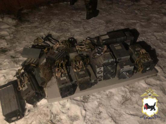 Энергетики оценили ущерб от нелегальной майнинг-фермы в Заларях в 2 млн рублей