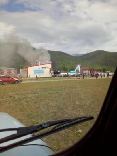 Пожарные ликвидировали открытое горение в Нижнеангарске, где потерпел крушение самолет АН-24
