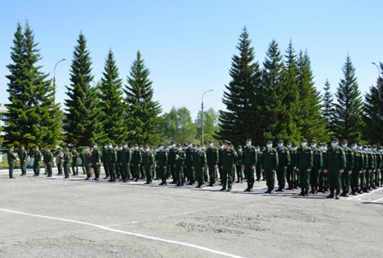 Первая команда новобранцев весеннего призыва отправилась из Иркутской области