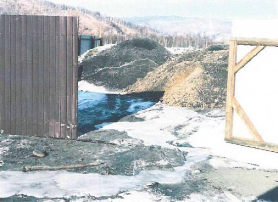Шлак с котельных Слюдянки и района незаконно складировали вблизи Байкала