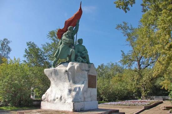 Памятник будет полностью разобран, промаркирован и складирован для того, чтобы в следующем году начать проектирование реставрации монумента Памятник борцам революции в Иркутске отправят на реставрацию