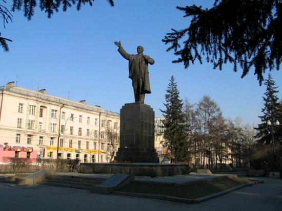 Центральную улицу в Иркутске закроют для транспорта в день Октябрьской революции