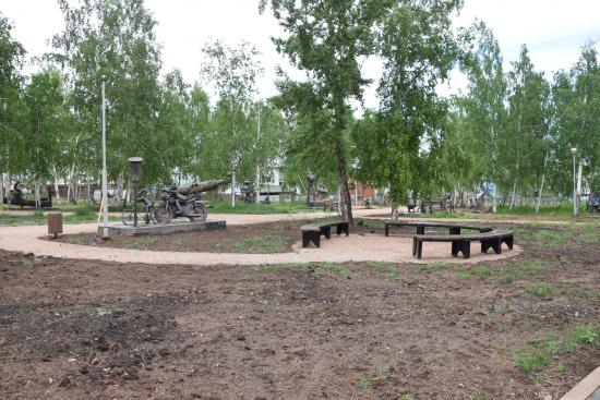 Финальный этап благоустройства идет в Парке металлургов в Братске