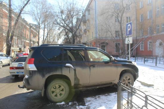 Полиция оштрафовала 200 водителей Иркутска с начала года за парковку на местах для инвалидов