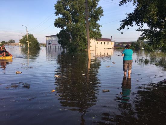 В Тулуне подтоплено более 800 домов, уровень воды продолжает расти