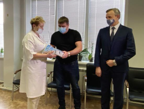 Ангарскому перинатальному центру подарили десять пульсоксиметров